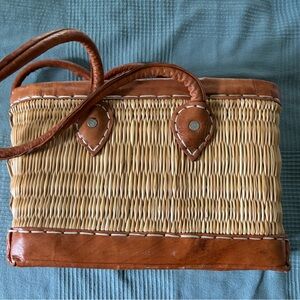 Leather and Straw Purse- Perfect for Summer! 8.5x12.5x5.5”